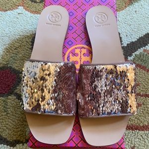 Brand new Tory Burch rosegold slides, Size 10.